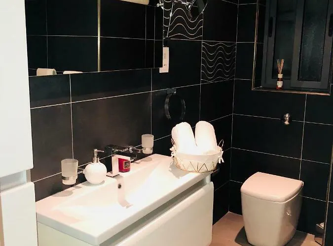 Window On The Sea דירה