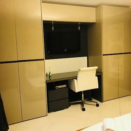 Window On The Sea 圣保罗湾城